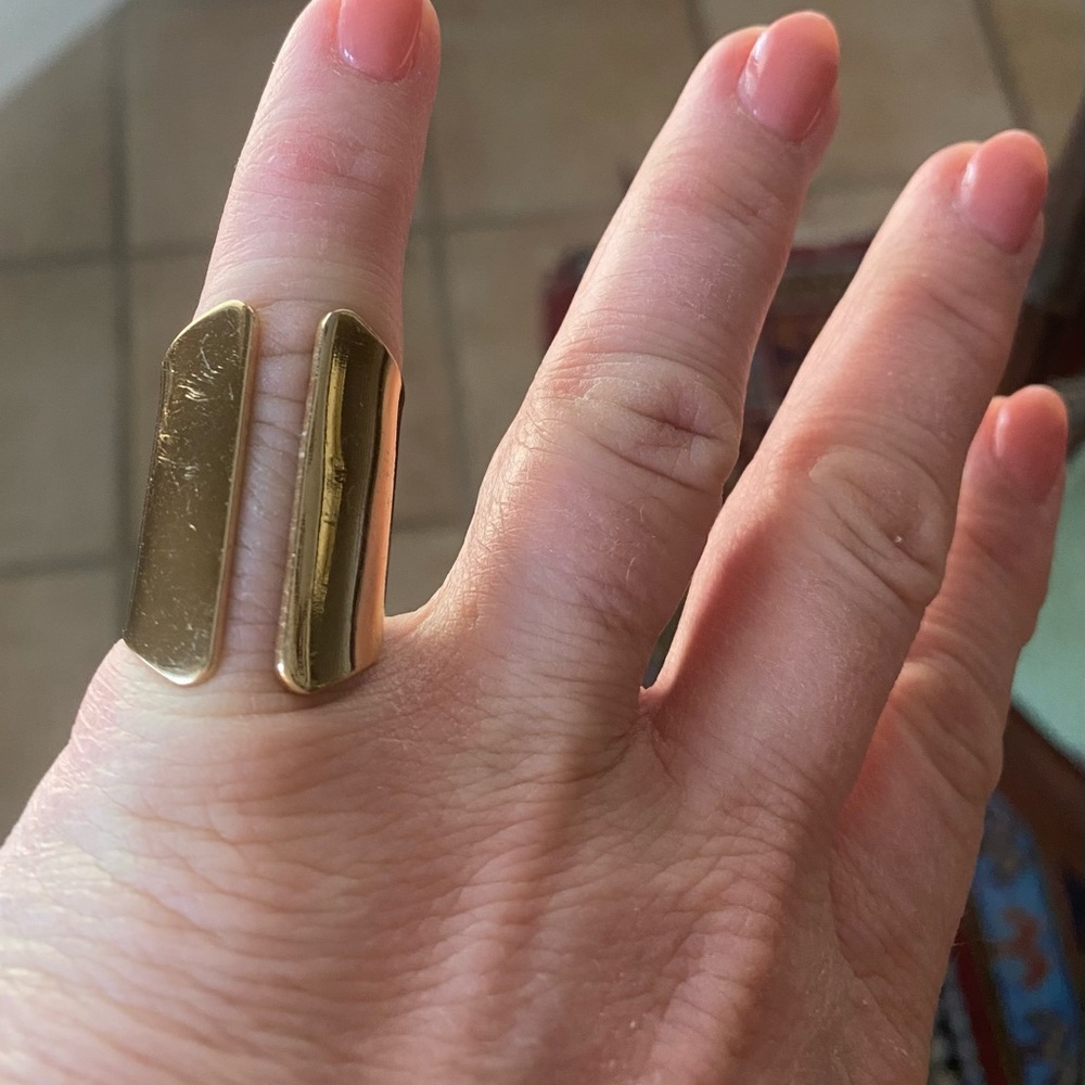 Statement Ring Gold Size 7 - Picture 5 of 9